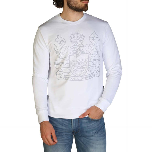 Classic white sweatshirt with embroidered Aquascutum logo from the Sofybrands Fashion Outlet store.